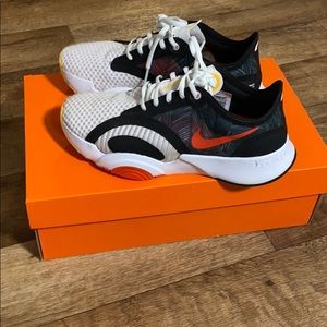 Women’s Nike Superep Go